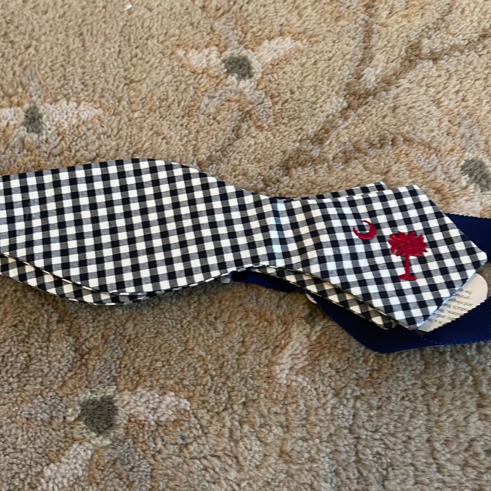 Olly Oxen South Carolina Bow tie NWT